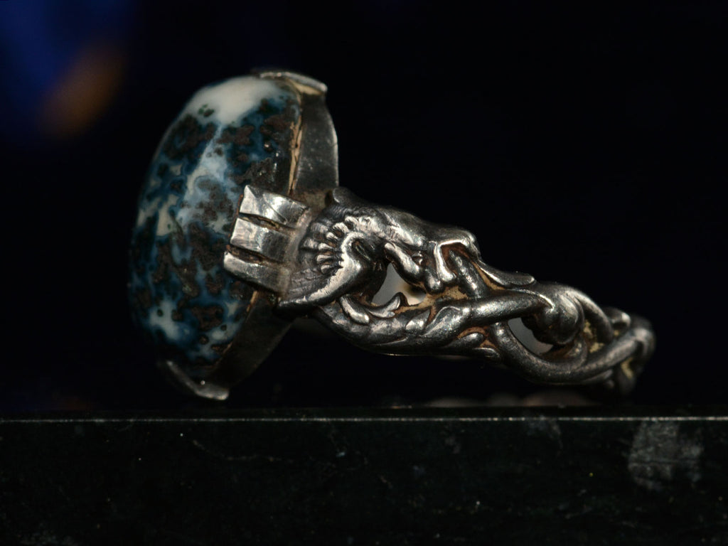 c1900 Dragon Agate Ring (side view)