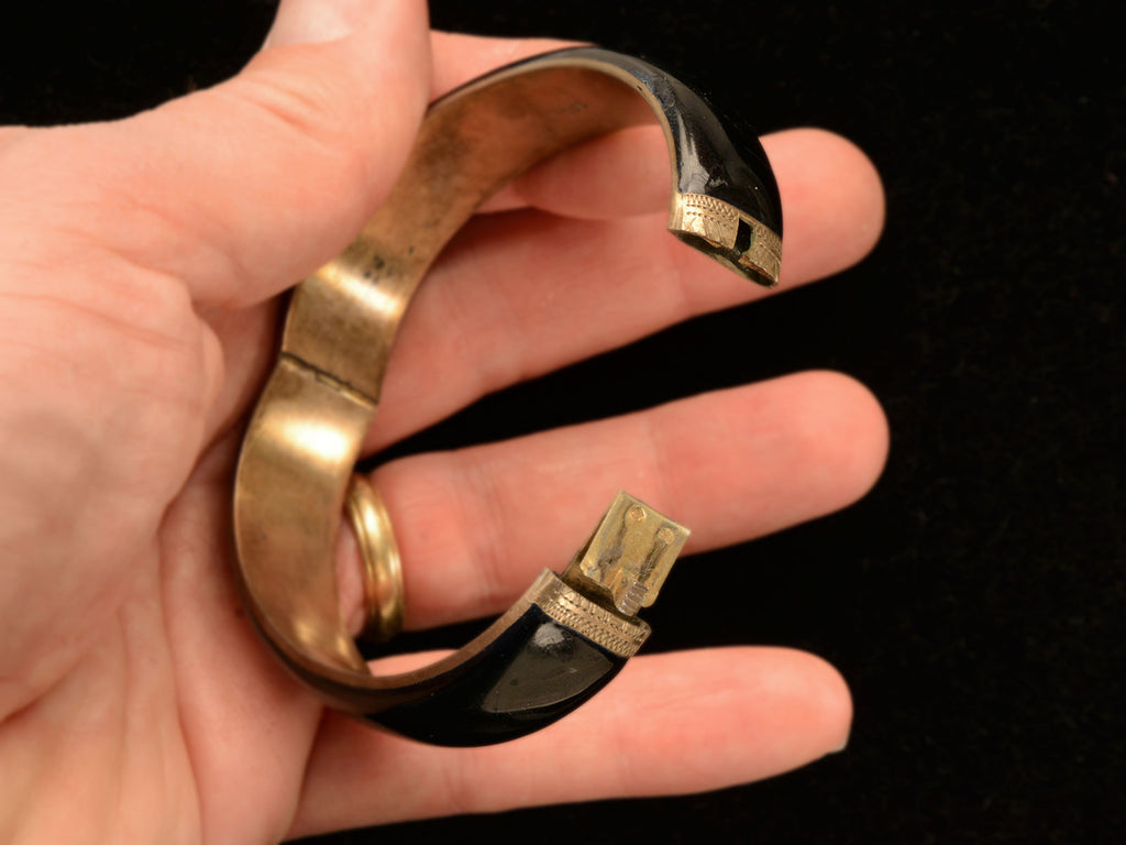 c1890 Wheatsheaf Black Enamel Bracelet (showing clasp)
