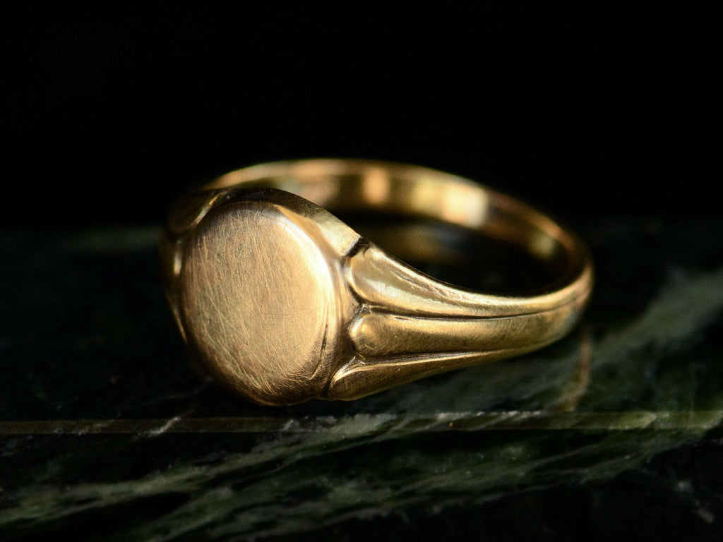 c1910 French Signet Ring (side view)