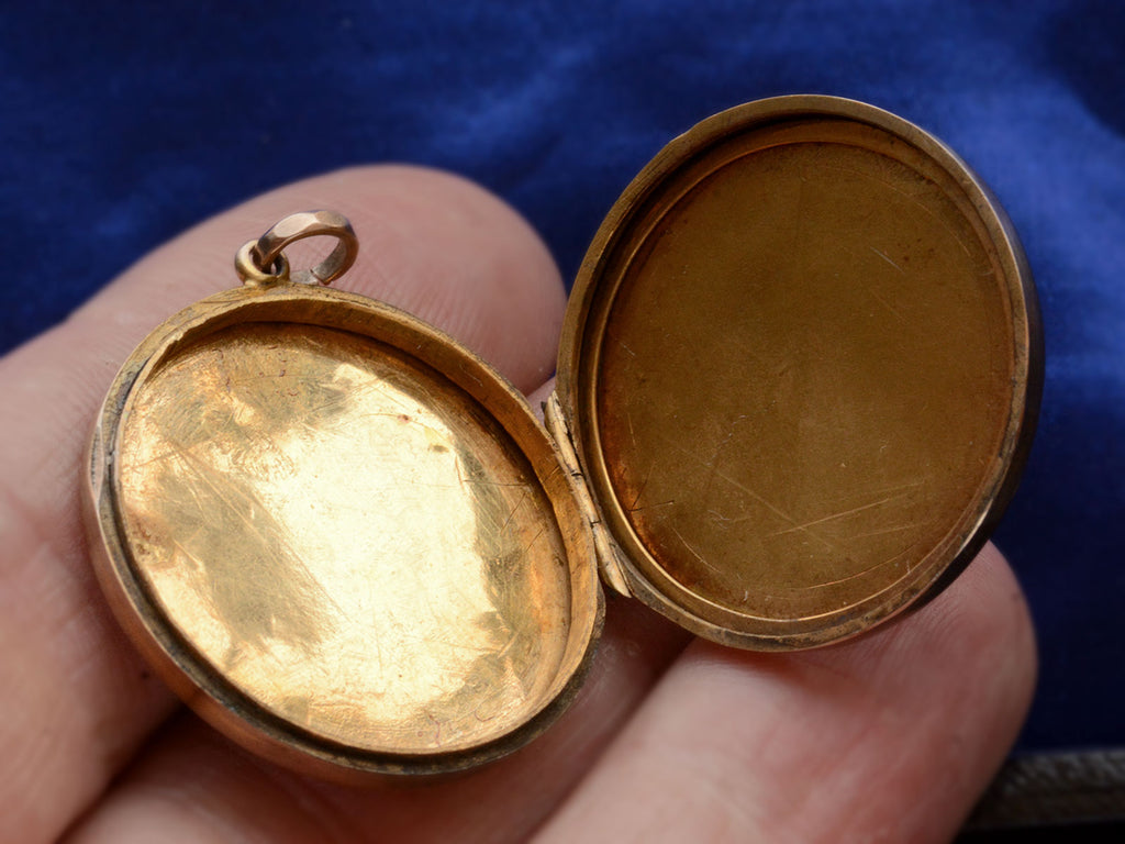 c1890 Victorian Gold Locket (shown open in hand for scale)
