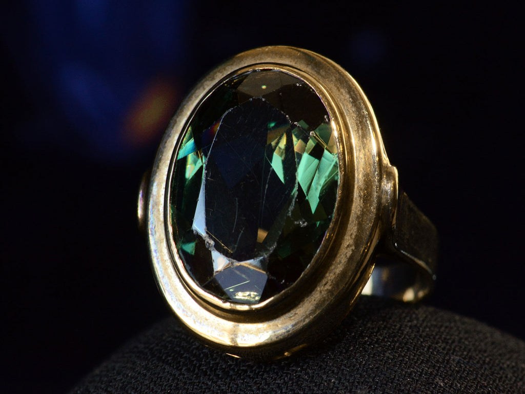 c1920 Oval Green Ring (detail)