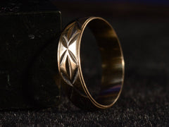 c1950 Patterned 10K Band (side profile view)