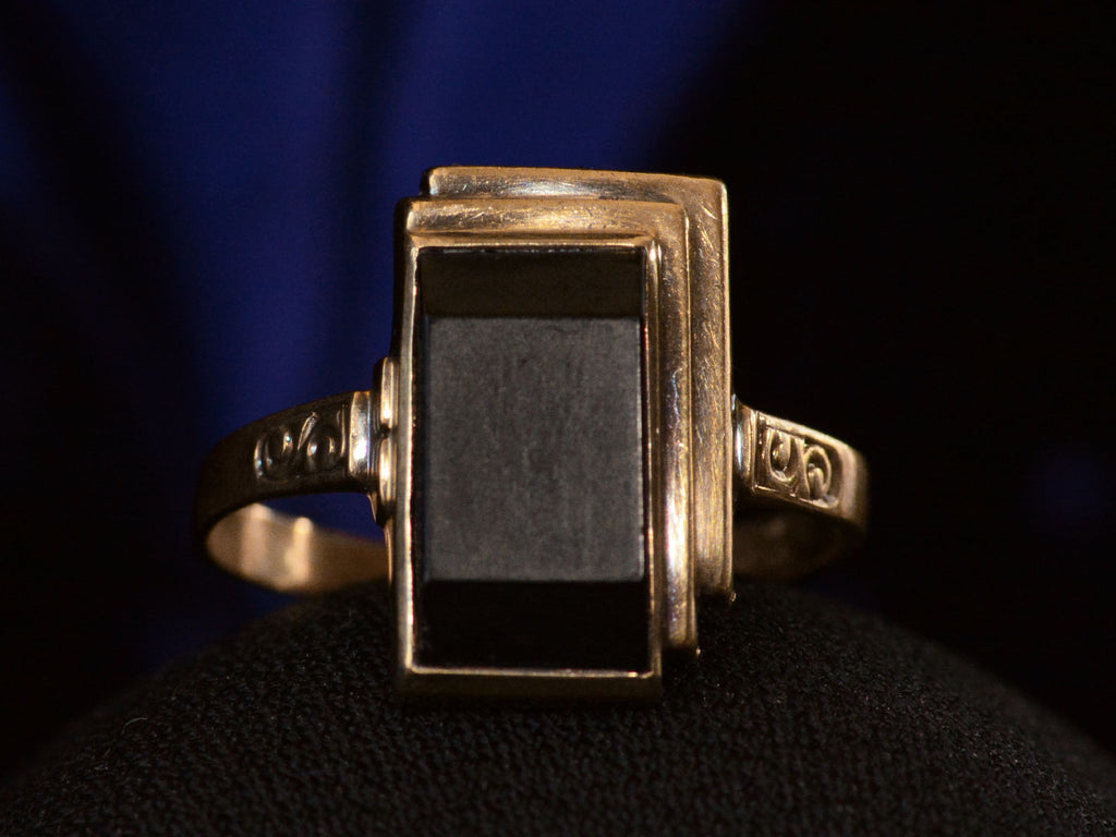 c1920 Deco Onyx Ring (detail)