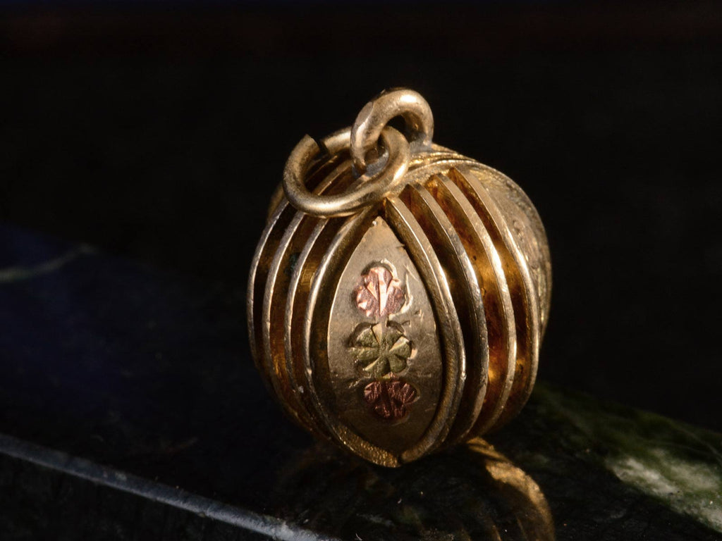 c1890 Victorian Ball Pendant (side view)