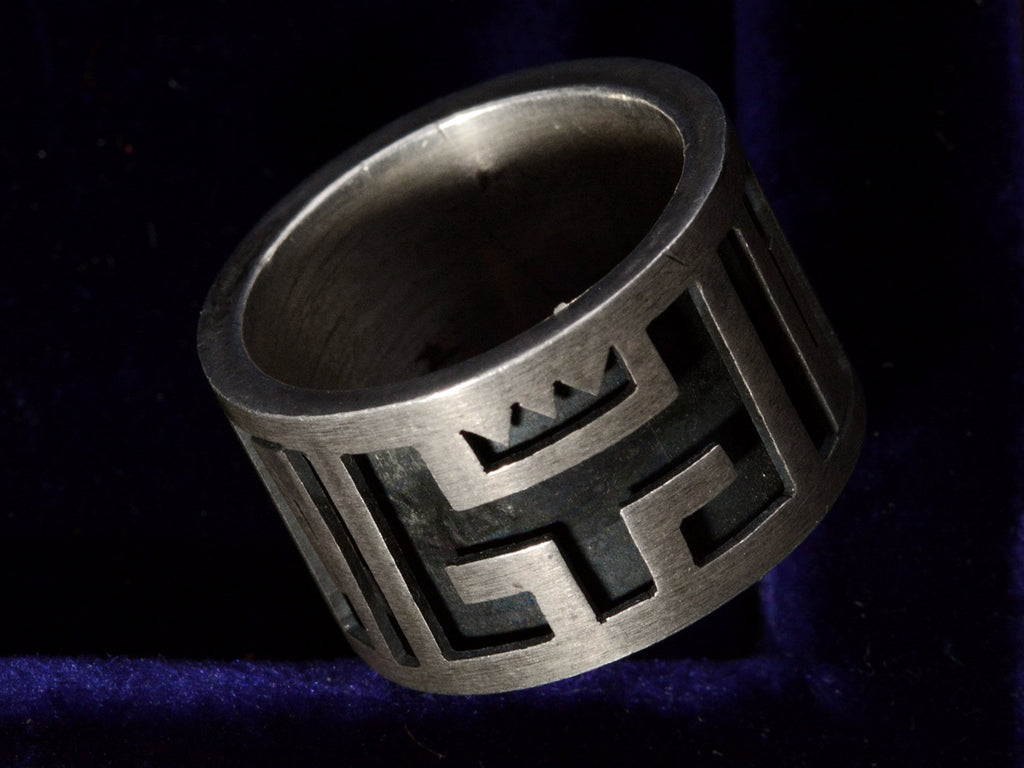 c1970 Geometric Mexican Ring (on black background)