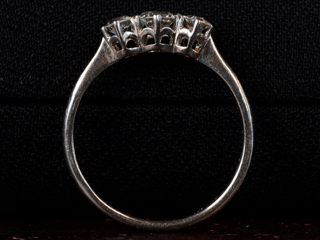 1910s English Edwardian Three Diamond Ring, Platinum