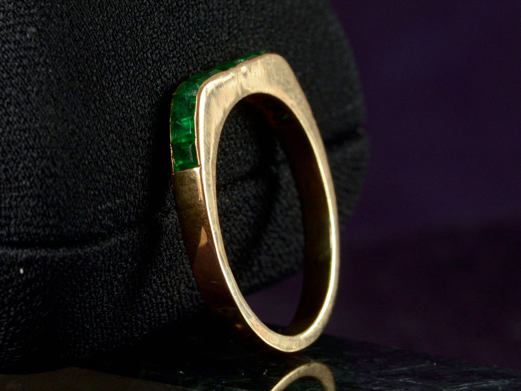 1980s Boucheron Emerald Band (side view)