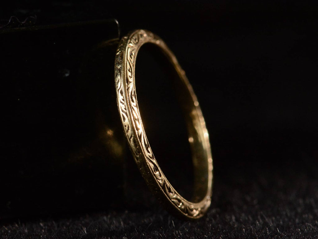 1919 Decorated 14K Band (side view)