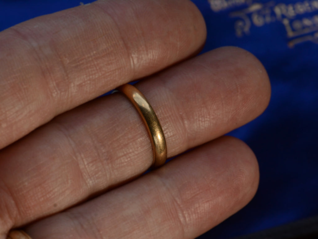 1933 3.2mm 18K Yellow Gold Rounded Band (on finger for scale)