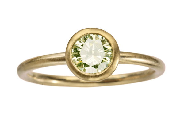 Front of EB Modern engagement ring with 0.59ct Green-Yellow round diamond in yellow gold (on white background)