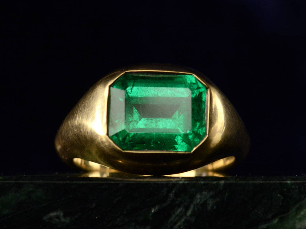 Front view of EB 3.64ct Emerald Ring in 22K Yellow Gold (on dark background)