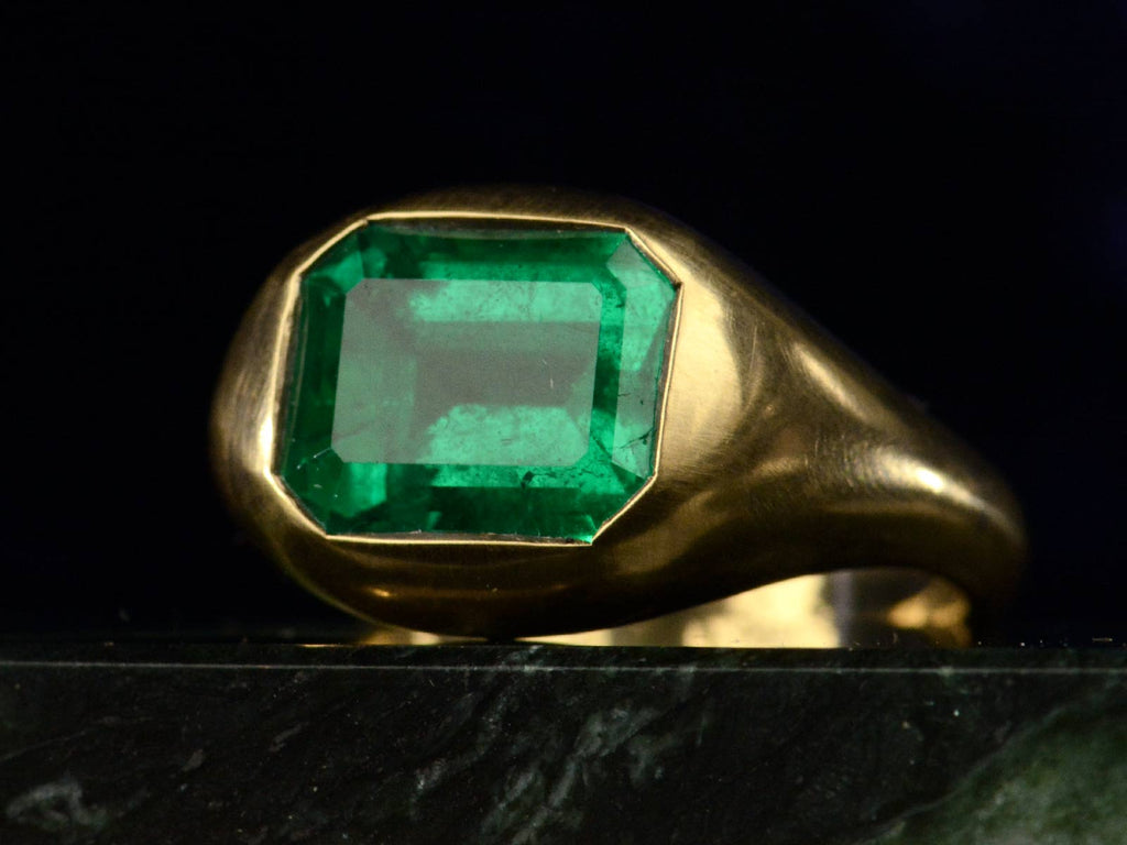 Right front angle view of EB 3.64ct Emerald Ring in 22K Yellow Gold (on dark background)