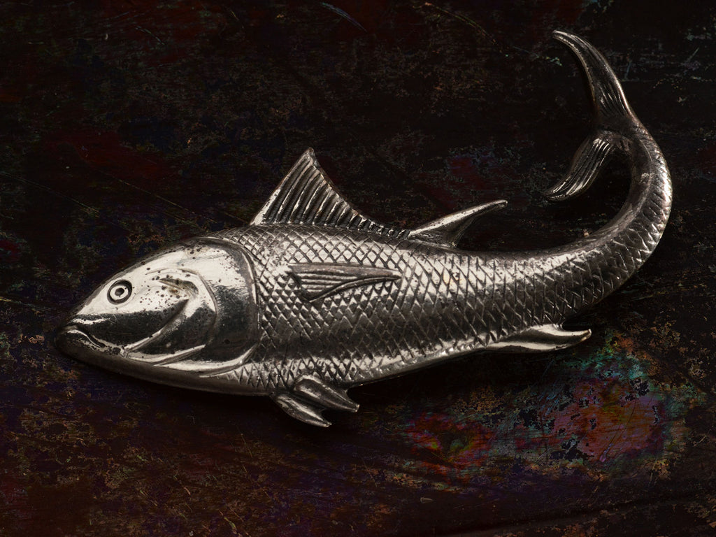 c1950 Silver Fish Brooch (on dark background)