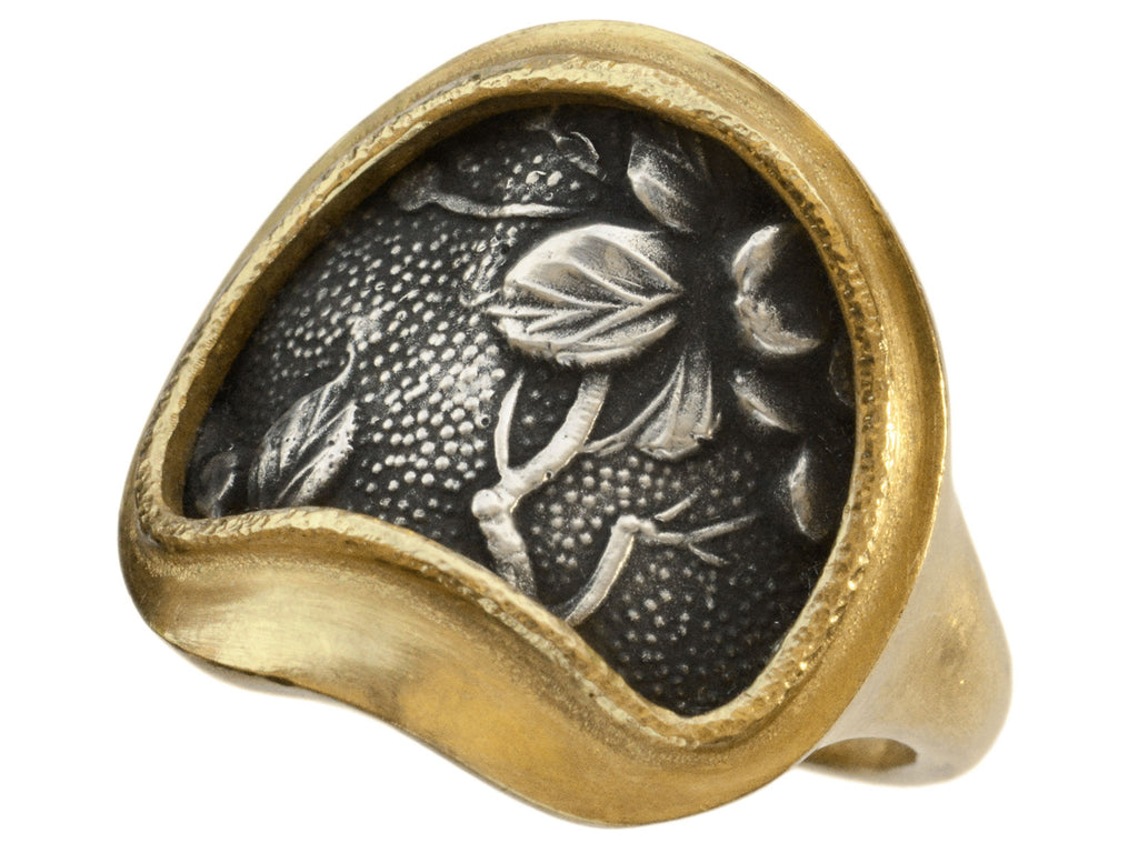 c1960 Japanese 22K Signet (angled view on white background)