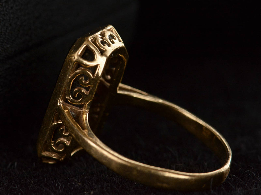 Side profile view of c1920 Rectangular Onyx and Yellow Gold Signet Ring (showing filigree gallery)