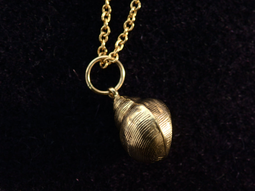 1960s Gold Shell Necklace (side view)