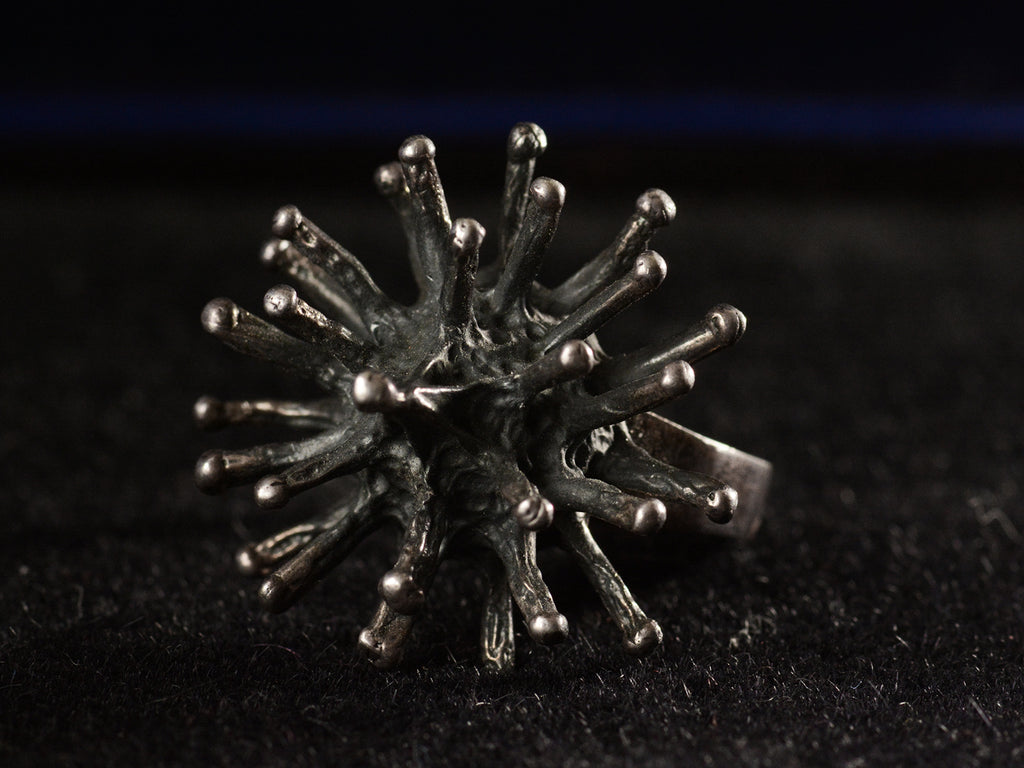 c1960 Silver Sputnik Ring (detail view)