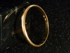 c1900 Thin 18K Band (side view)