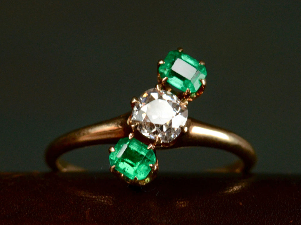 1900s Diamond and Emerald Ring (detail)