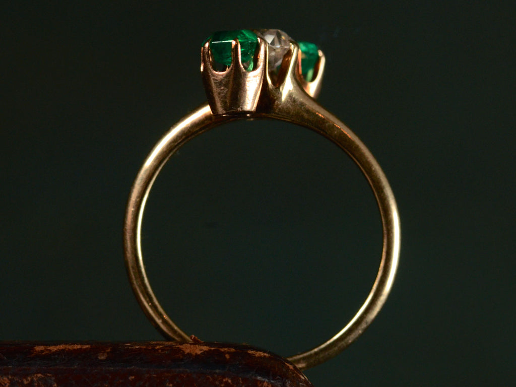1900s Diamond and Emerald Ring (profile view)