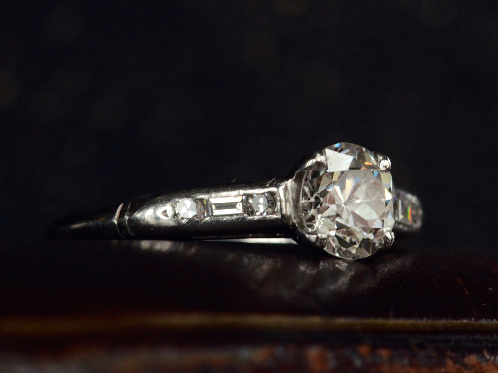 1930s 0.83ct Diamond Ring (side view)
