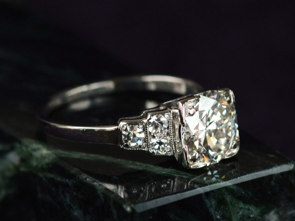 1930s Deco 1.40ct Diamond Ring (side view)