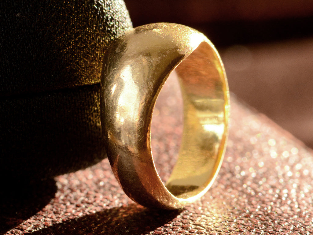 c1940 21K Gold Signet Ring (side view)