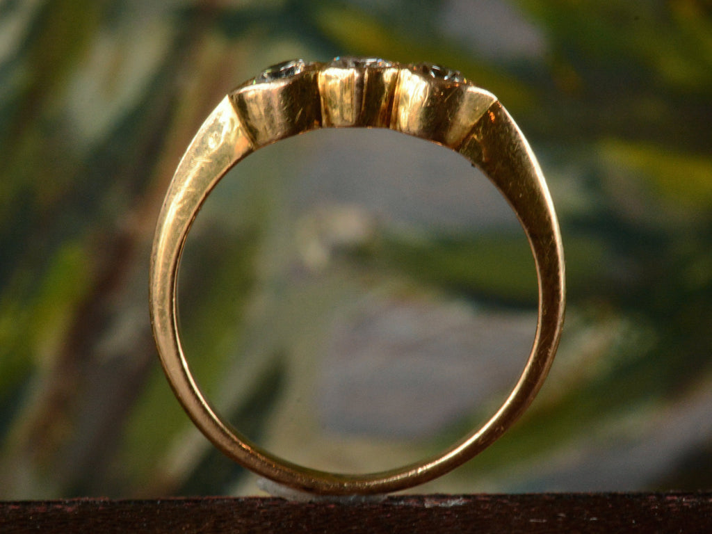 Vintage Three Diamond Ring