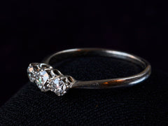 1910s English Edwardian Three Diamond Ring, Platinum