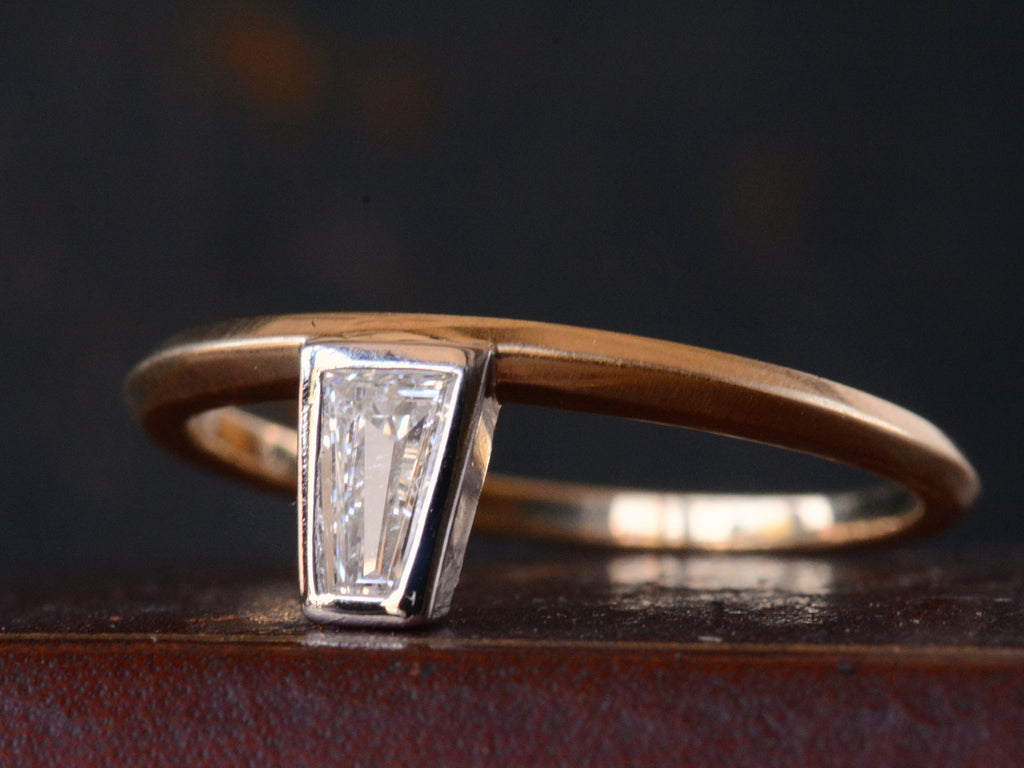 EB 0.21ct Trapezoidal Diamond Ring