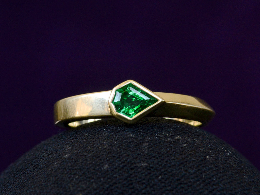 EB Emerald Kite Ring