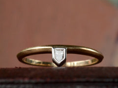 EB 0.07ct Bullet-Shaped Baguette Diamond Ring