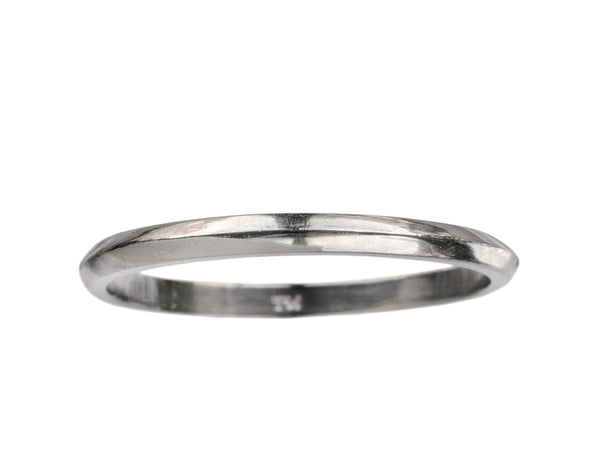 EB 1.8mm Platinum Knife Edge Band (on white background)
