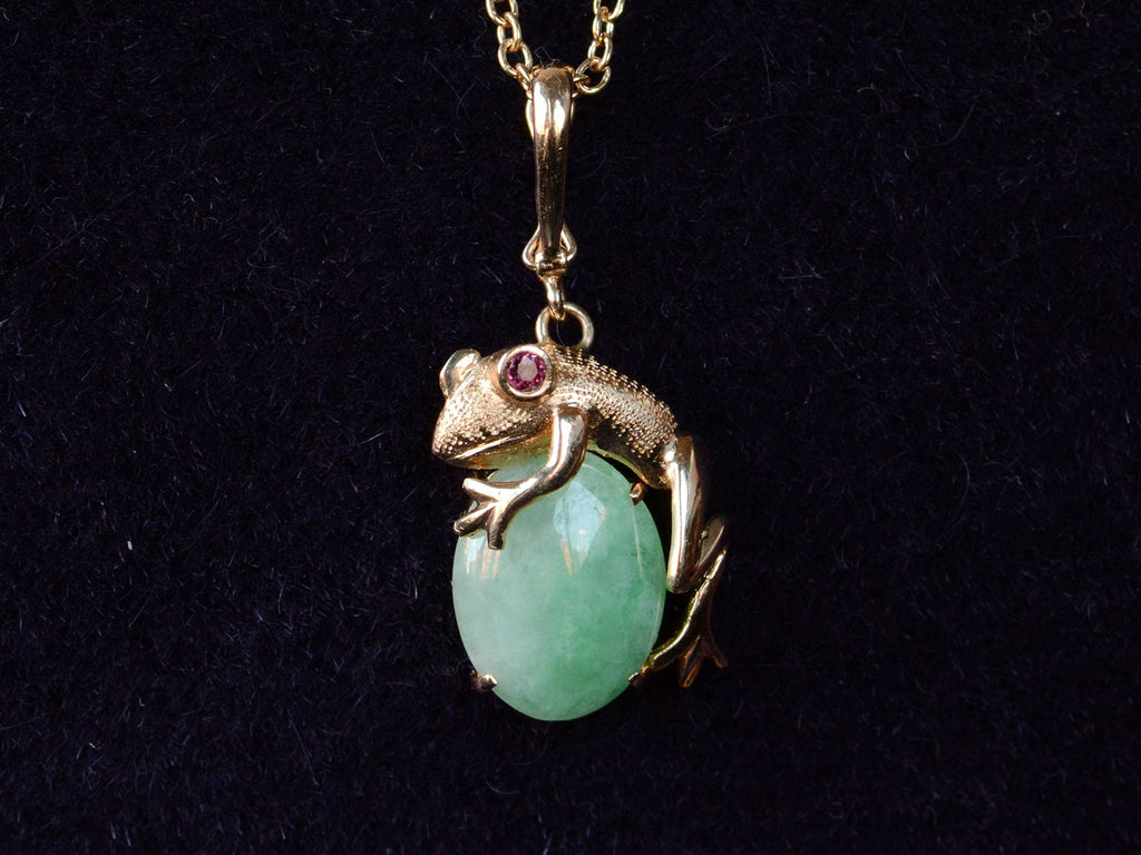 1970s Jade Frog Pendant