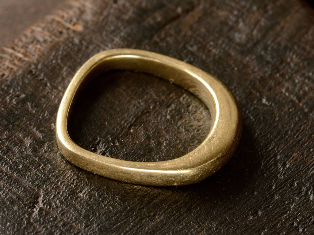 1970s Oblong 18K Gold Ring