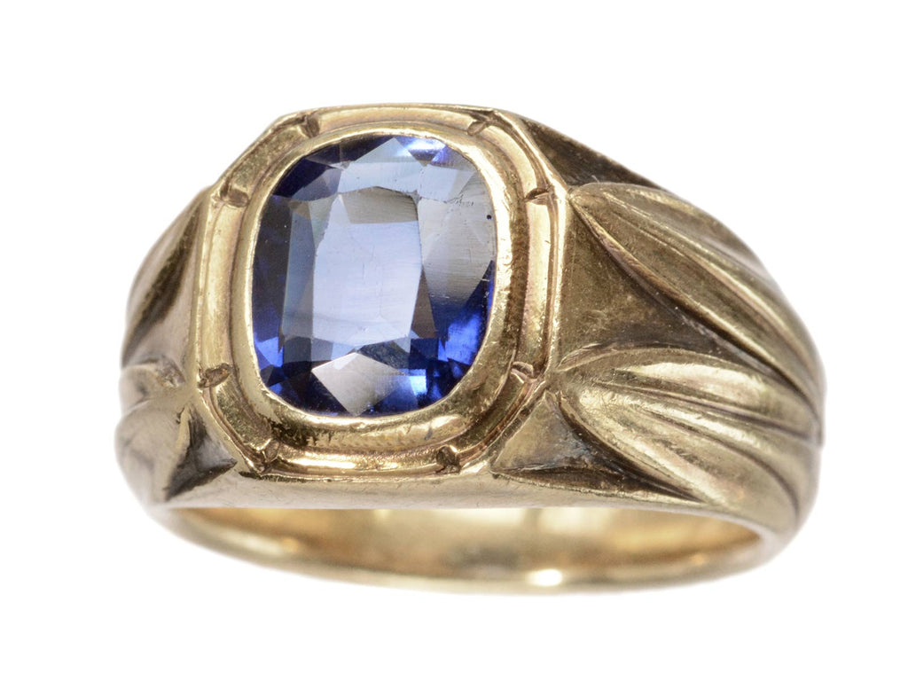 c1910 Nouveau Signet Ring (on white background)