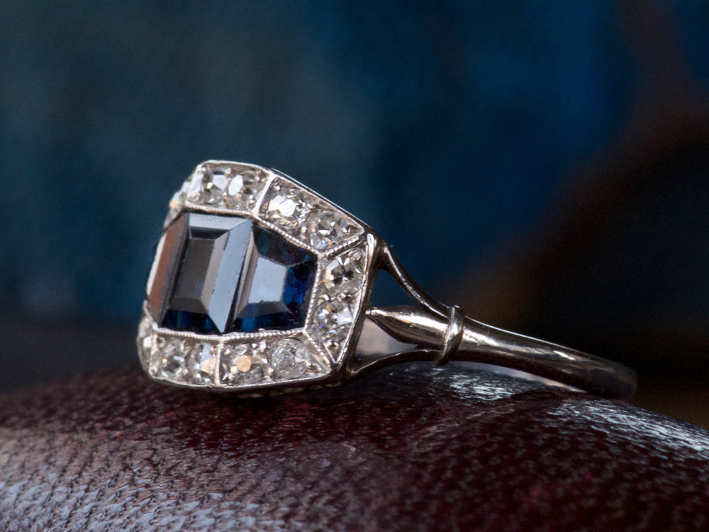 1920s Art Deco Sapphire Ring (side view)