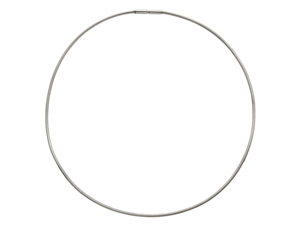 1980s Platinum Neck Collar (on white background)