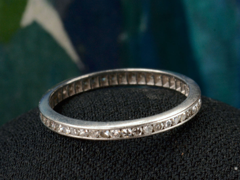 1930s Diamond Eternity Band (detiail view)