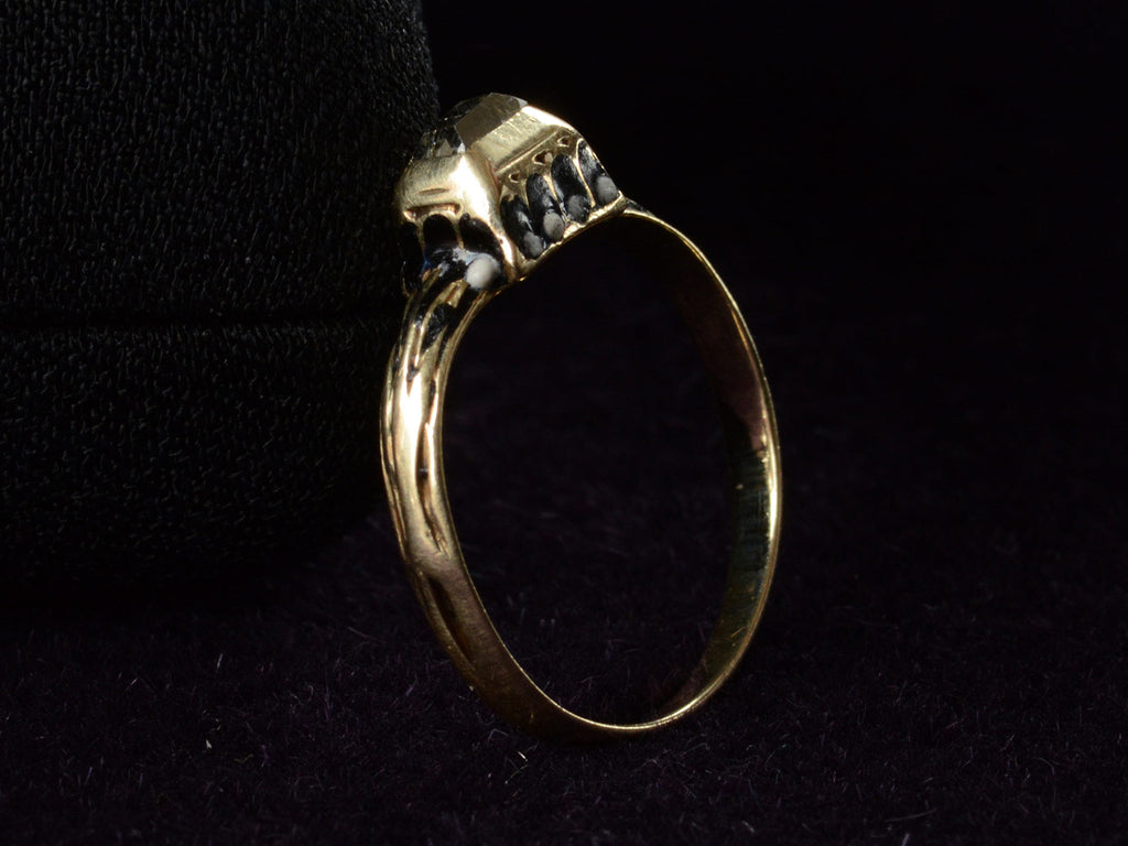 1880s Neo-Renaissance Diamond Ring (profile view)