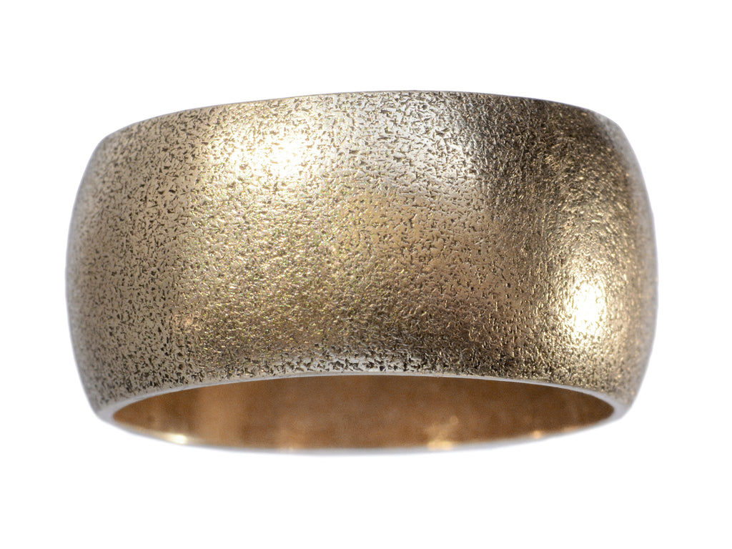c1890 Textured Gold Band (on white background)